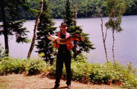 Steve 09ST945 avec son brochet de 41 pouces 25 livres